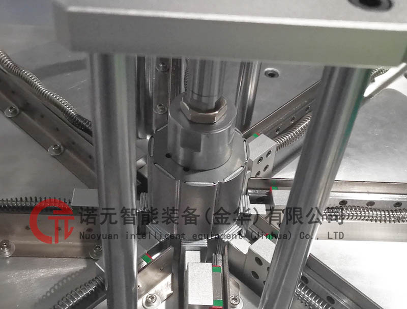 自動插磁鋼機